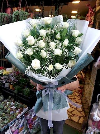 Beyaz Güllerin Zerafeti, Eskişehir çiçekçi