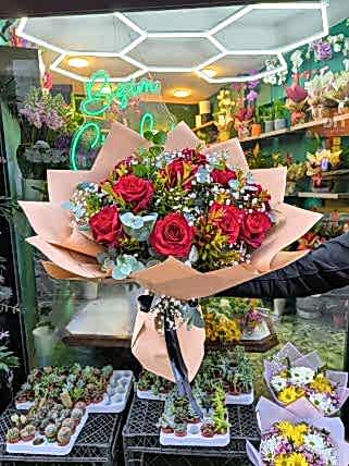 11 Adet Kırmızı Gül Buketi