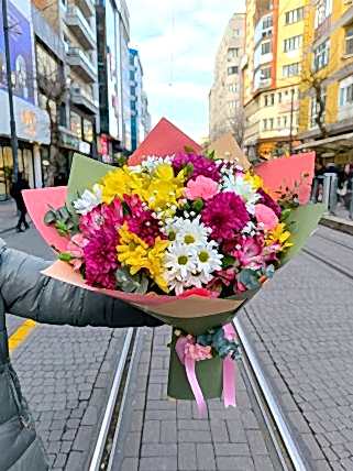 8 Mart Özel Rengarenk Çiçek Buketi